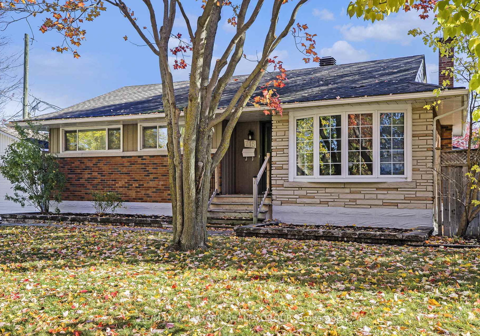 715-holt-crescent-ottawa-ontario-x12476341