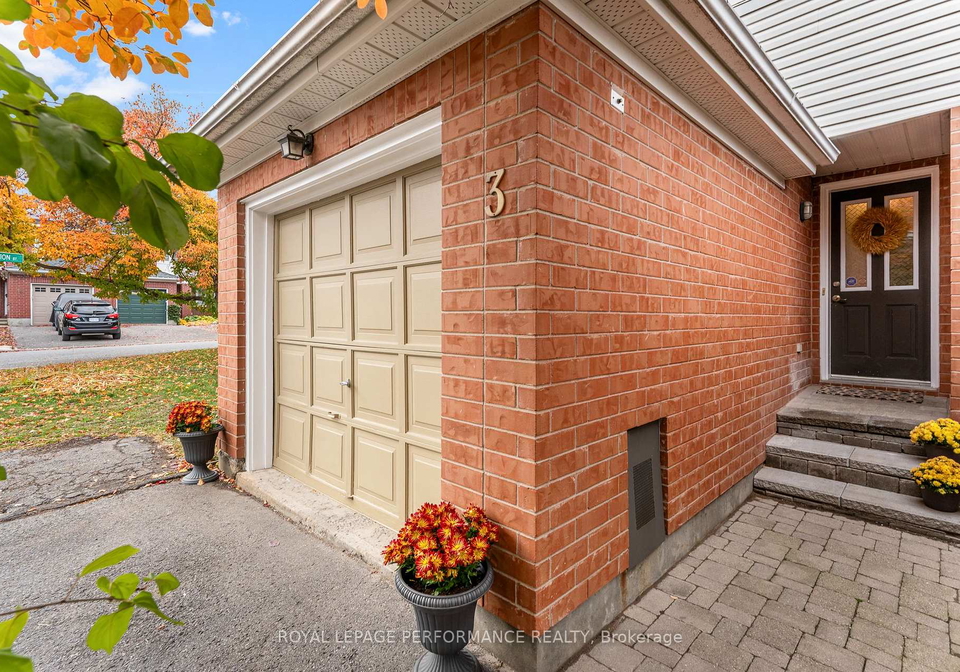 3-festive-private-ottawa-ontario-x12476458