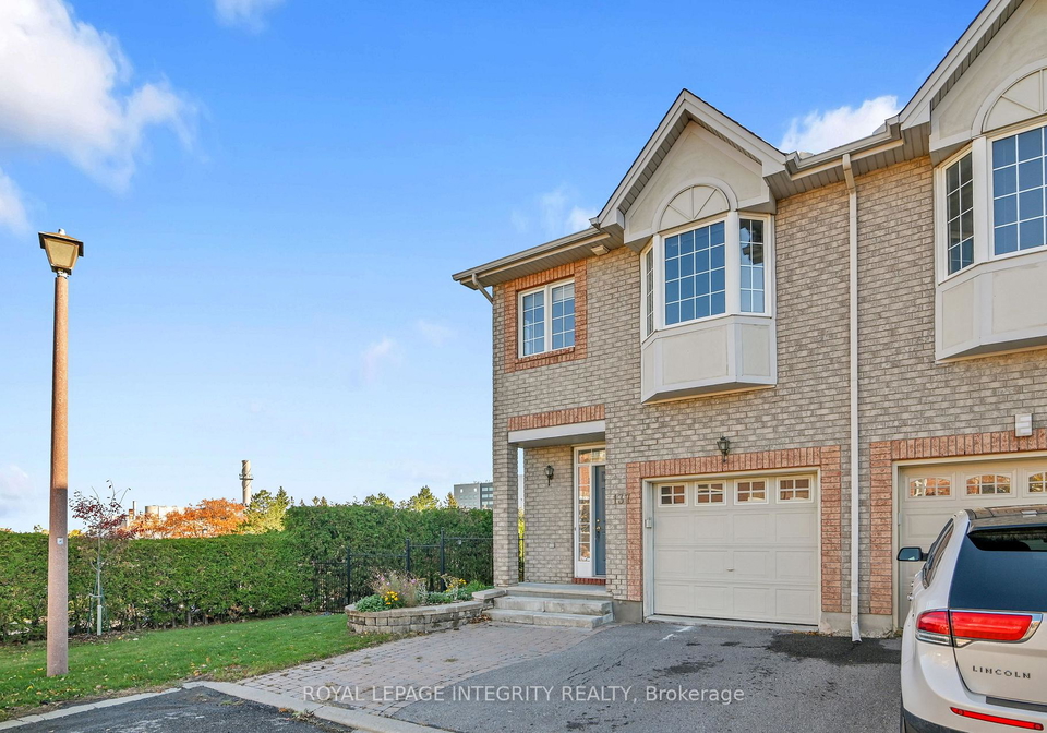 137-tall-oak-private-ottawa-ontario-x12476551
