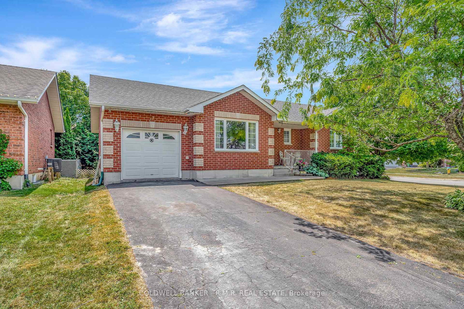7-eakins-crescent-kawartha-lakes-ontario-x12476563
