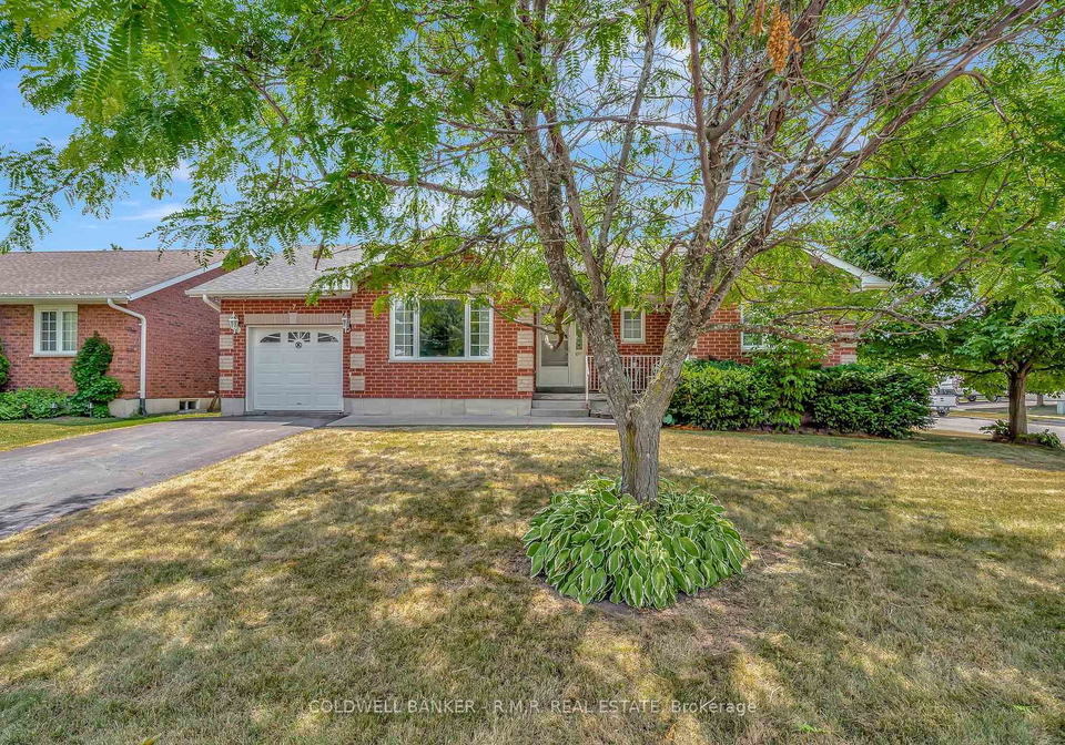 7-eakins-crescent-kawartha-lakes-ontario-x12476563