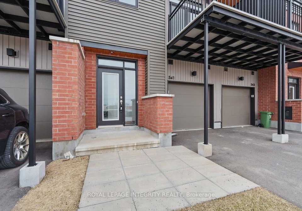 541-lourmarin-private-ottawa-ontario-x12476783