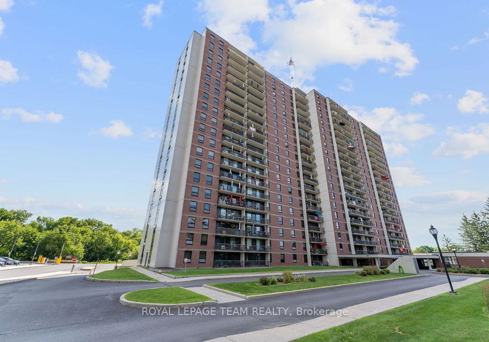 665-bathgate-drive-overbrook-castleheights-and-area-ottawa-ontario-x12477009