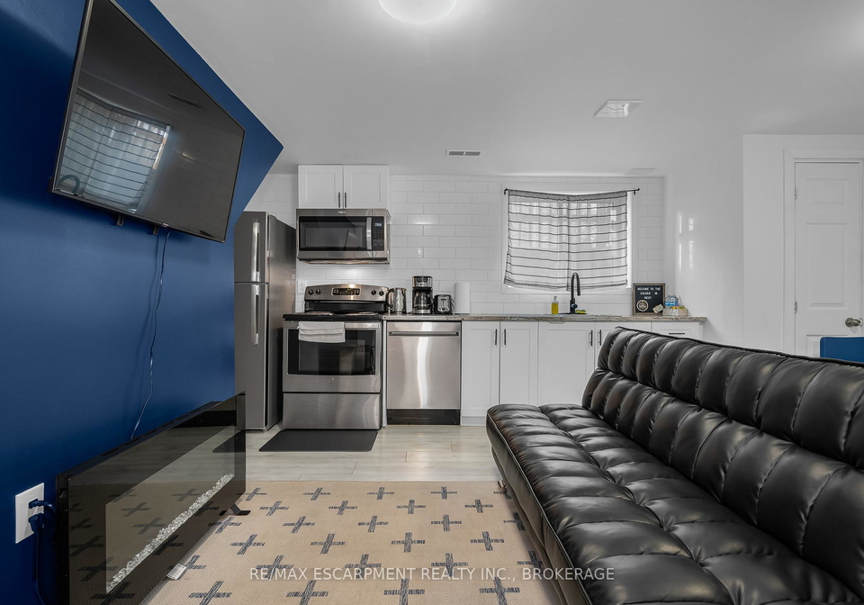 16-golden-boulevard-e-welland-ontario-x12477014
