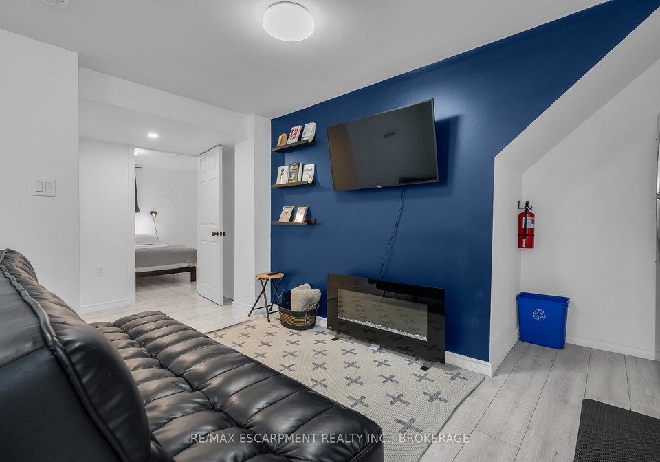 16-golden-boulevard-e-welland-ontario-x12477014
