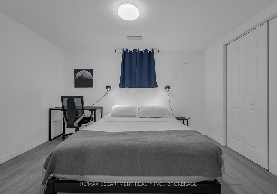 16-golden-boulevard-e-welland-ontario-x12477014