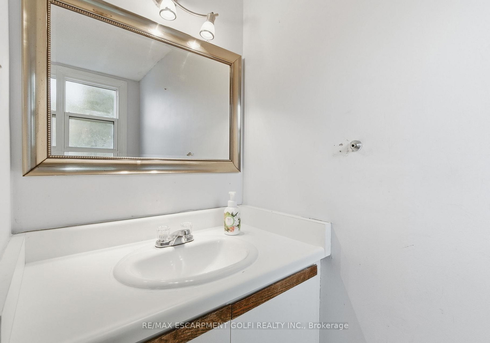 15-derby-street-hamilton-ontario-x12477192