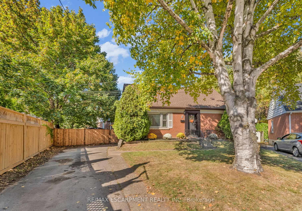 9-elaine-court-hamilton-ontario-x12477296