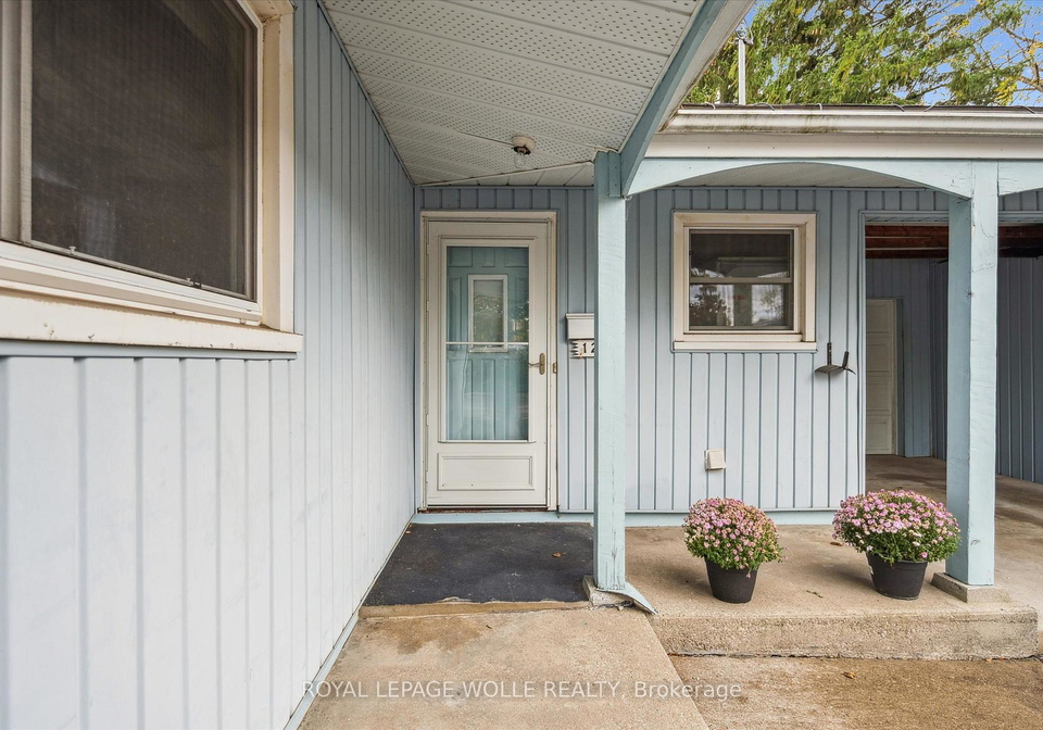 127-chestnut-street-s-cambridge-ontario-x12477426