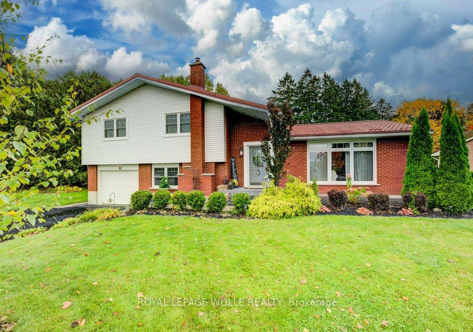 4-mcdonald-street-w-north-perth-ontario-x12477668