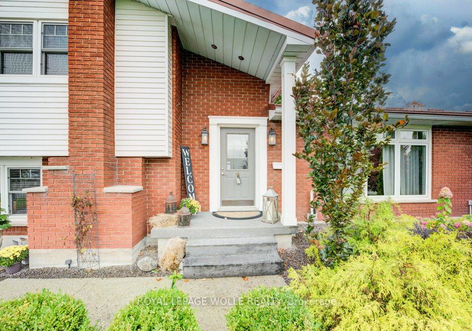 4-mcdonald-street-w-north-perth-ontario-x12477668