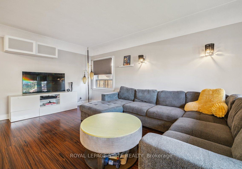 8-wavell-avenue-hamilton-ontario-x12478252