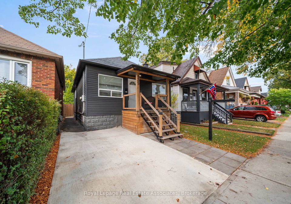 135-tragina-avenue-n-hamilton-ontario-x12478715
