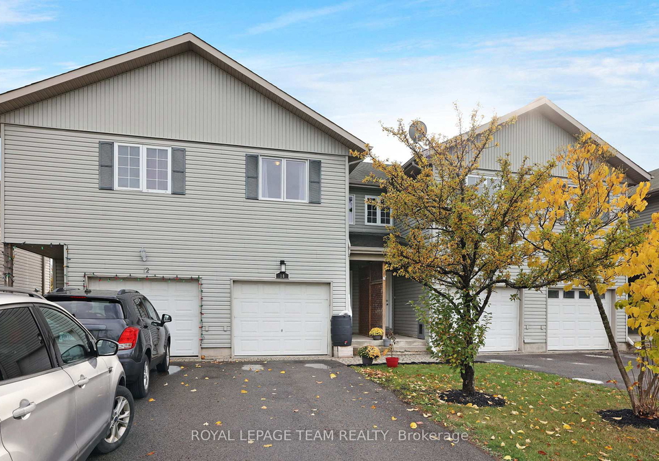 10-johnston-street-carleton-place-ontario-x12479439