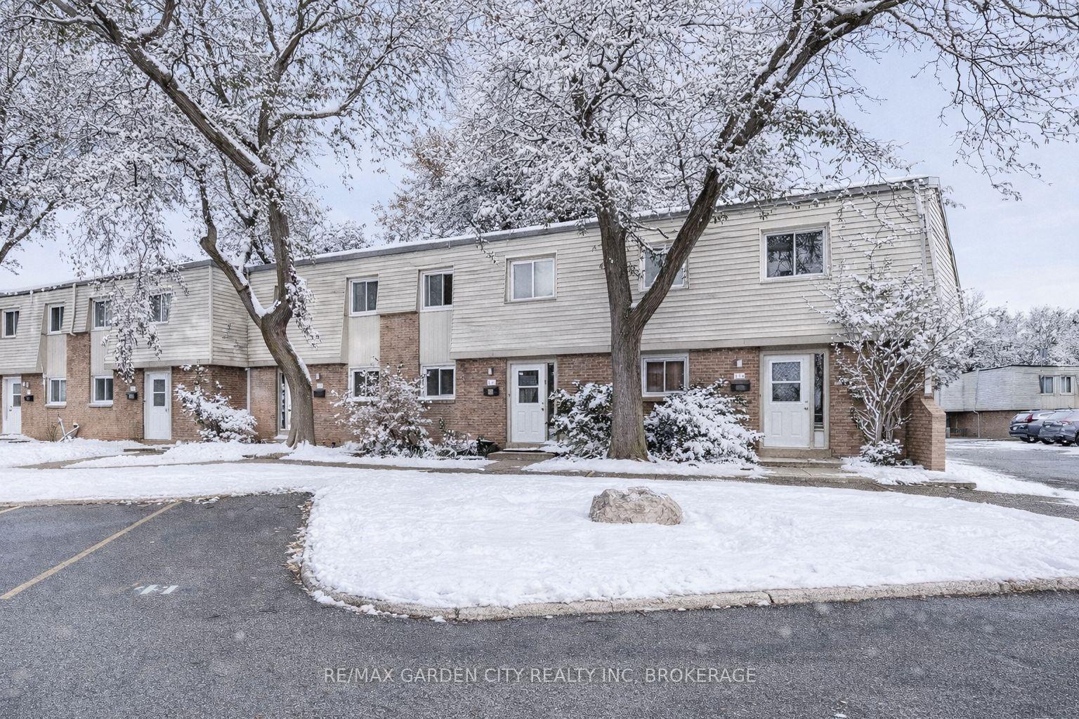 17-old-pine-trail-st-catharines-ontario-x12479796