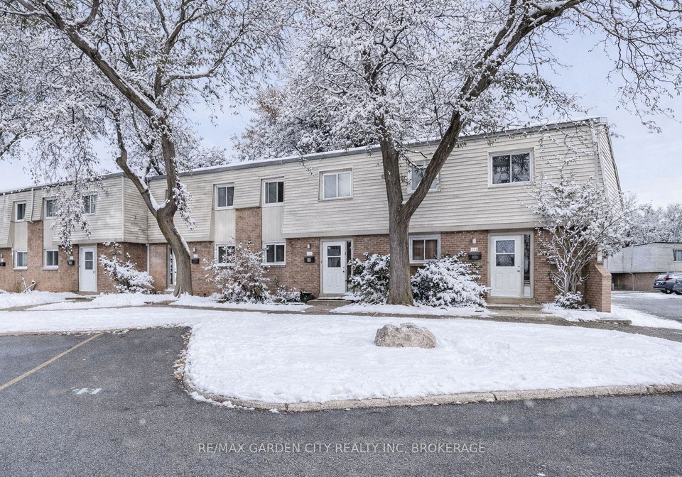 17-old-pine-trail-st-catharines-ontario-x12479796