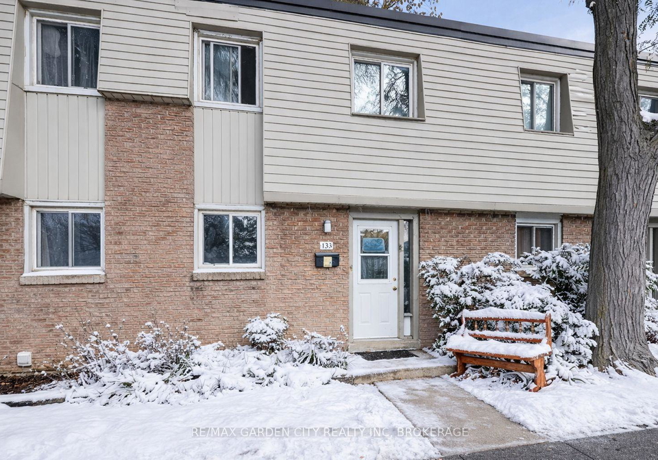 17-old-pine-trail-st-catharines-ontario-x12479796