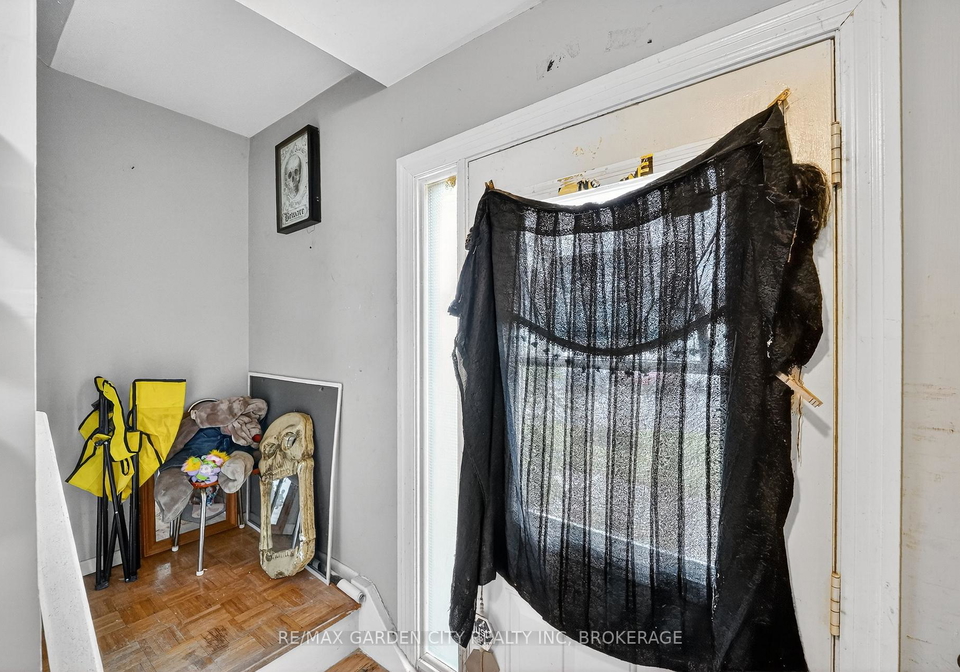 17-old-pine-trail-st-catharines-ontario-x12479796