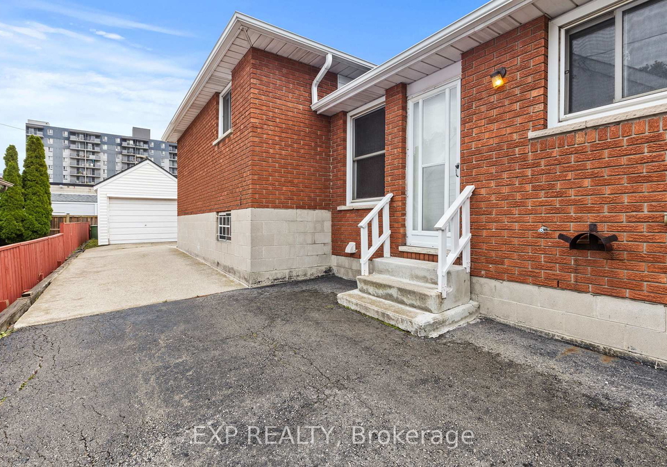 477-east-38th-street-hamilton-ontario-x12479924