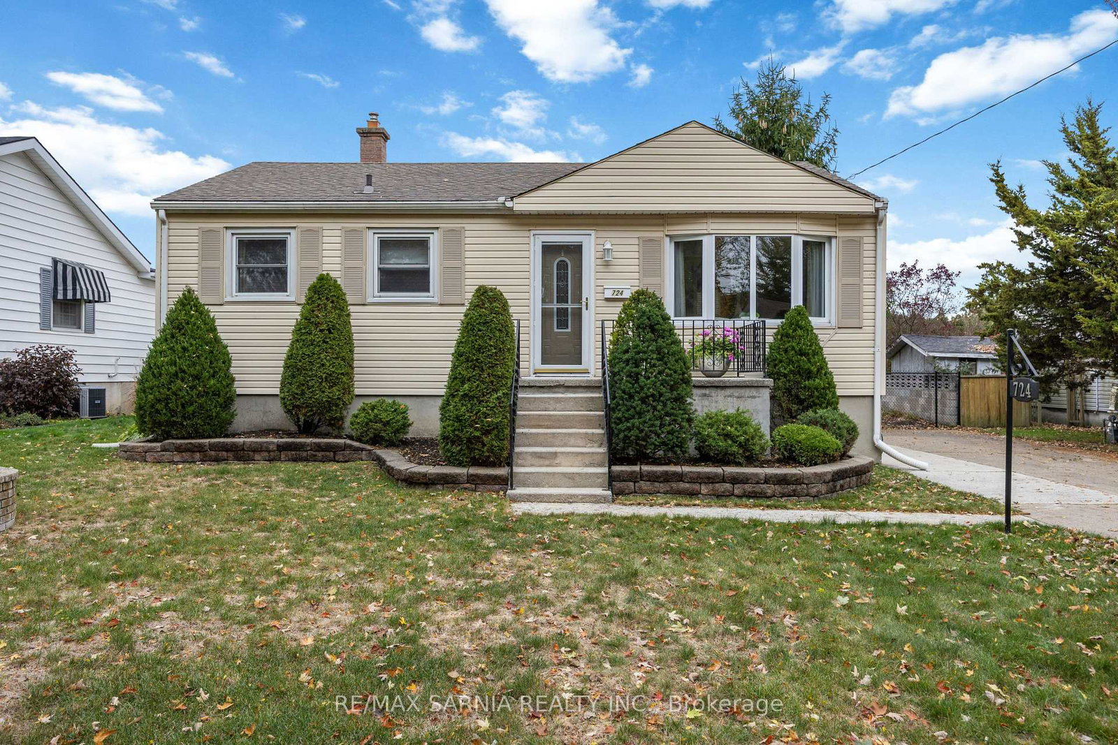 724-southern-avenue-sarnia-ontario-x12480072