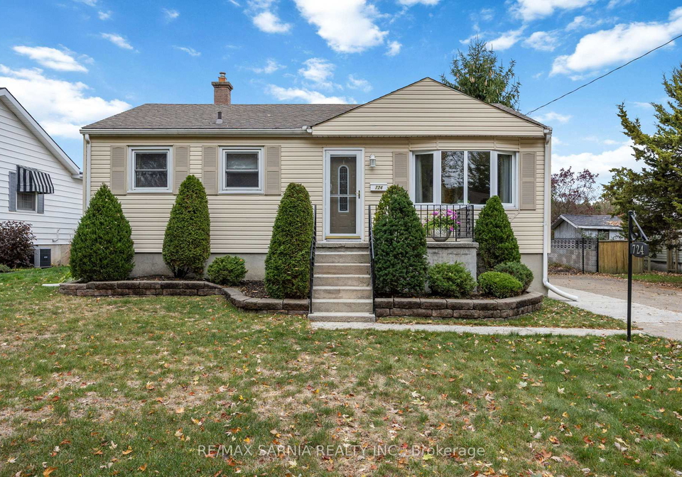 724-southern-avenue-sarnia-ontario-x12480072