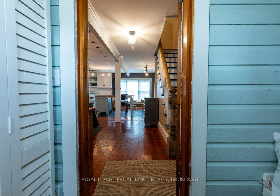 11-eliza-street-frontenac-islands-ontario-x12480477
