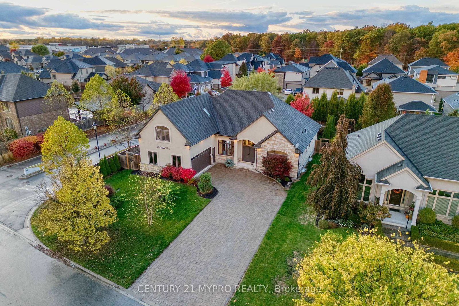 39-earlscourt-terrace-middlesex-centre-ontario-x12480586