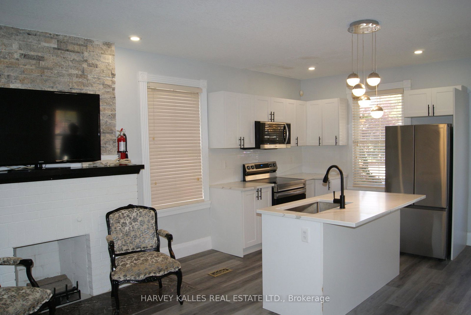 70-centre-street-w-strathroycaradoc-strathroy-caradoc-ontario-x12480742