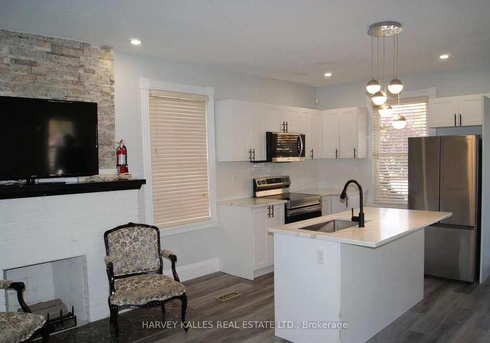 70-centre-street-w-strathroycaradoc-strathroy-caradoc-ontario-x12480742