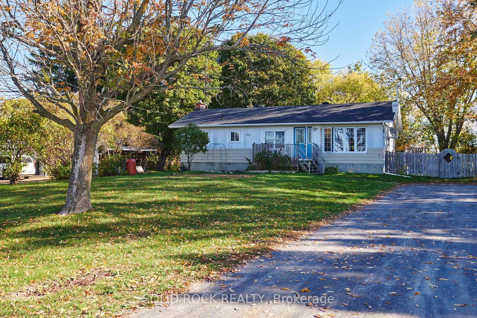 11904-county-road-18-south-dundas-ontario-x12481149