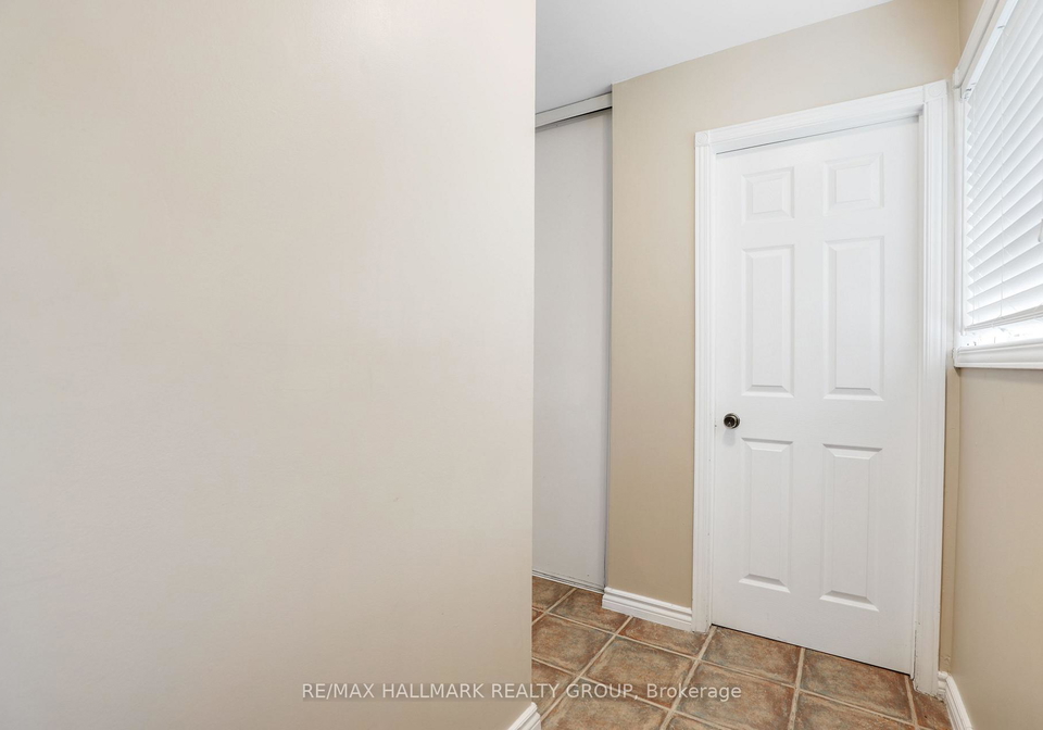 1637-saxony-crescent-ottawa-ontario-x12481287