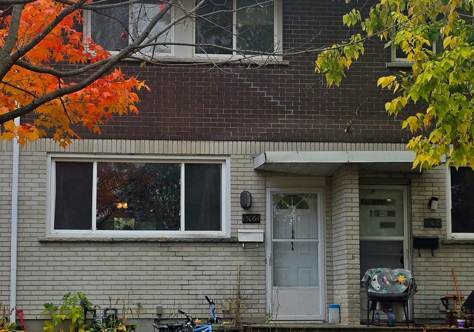 1506-lepage-avenue-carlington-central-park-ottawa-ontario-x12481353