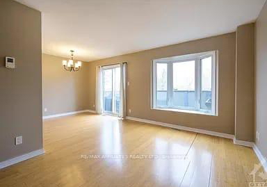 470-valade-crescent-ottawa-ontario-x12481605