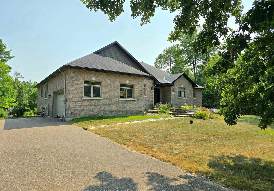 78-eileen-street-laurentian-valley-ontario-x12481746