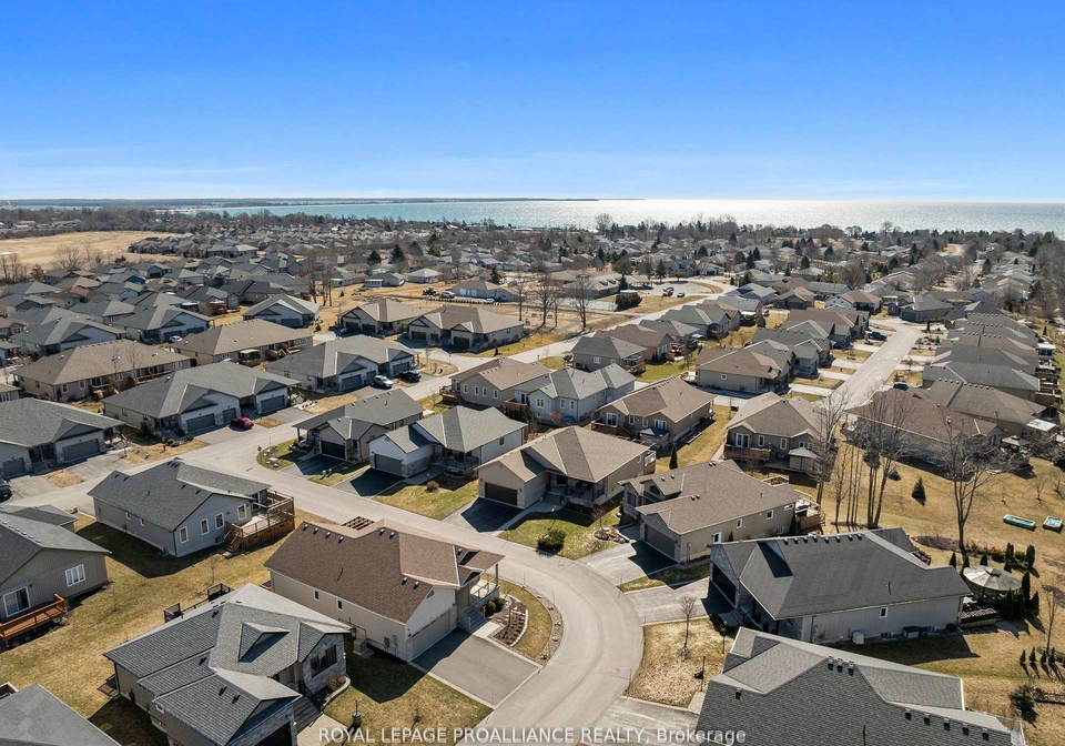 5-conger-drive-prince-edward-county-ontario-x12482437