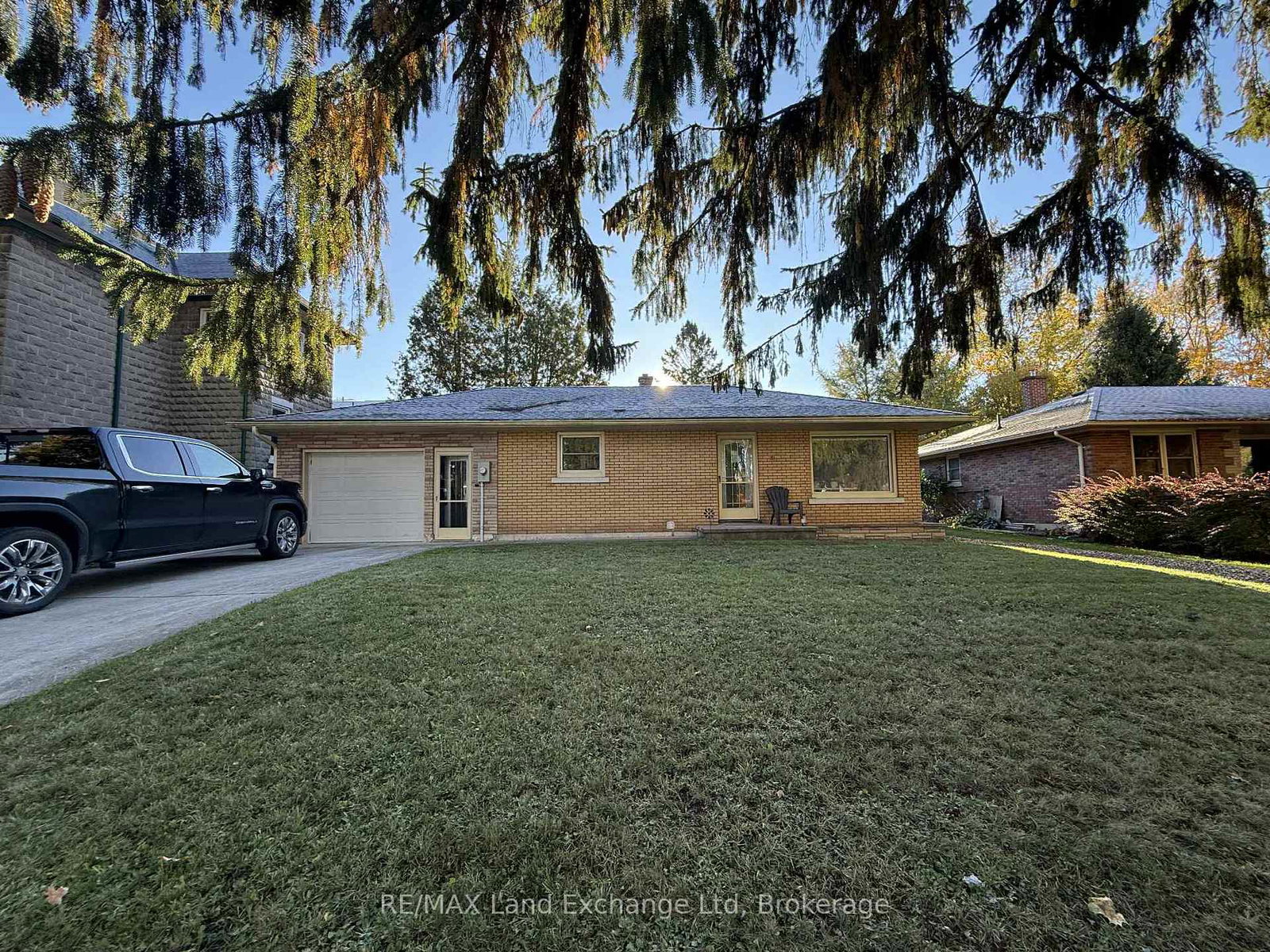161-catherine-street-north-huron-ontario-x12483476