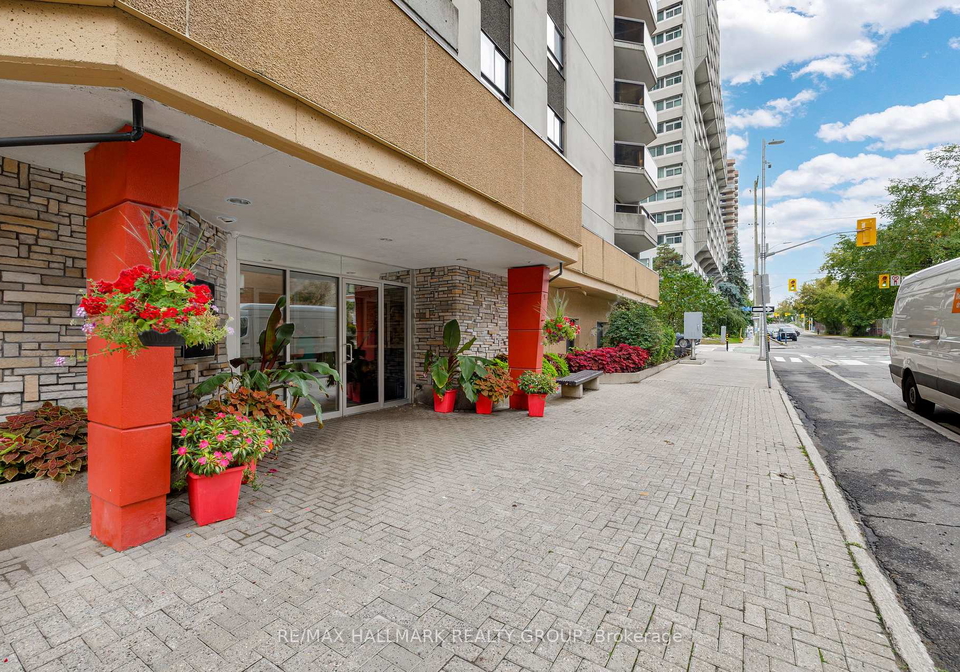 470-laurier-avenue-w-ottawa-ontario-x12483760