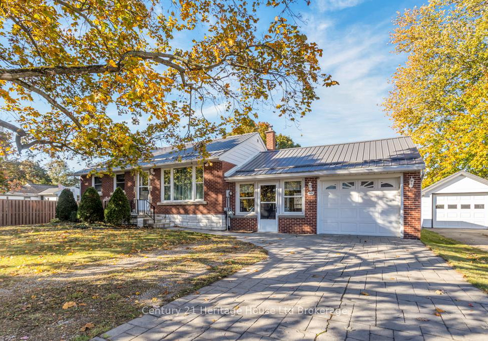50-machenry-street-lambton-shores-ontario-x12484124