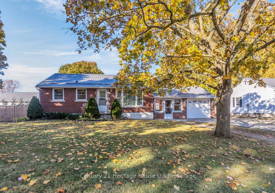 50-machenry-street-lambton-shores-ontario-x12484124