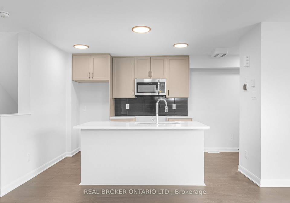 10glenroy-gilbert-drive-ottawa-ontario-x12484146