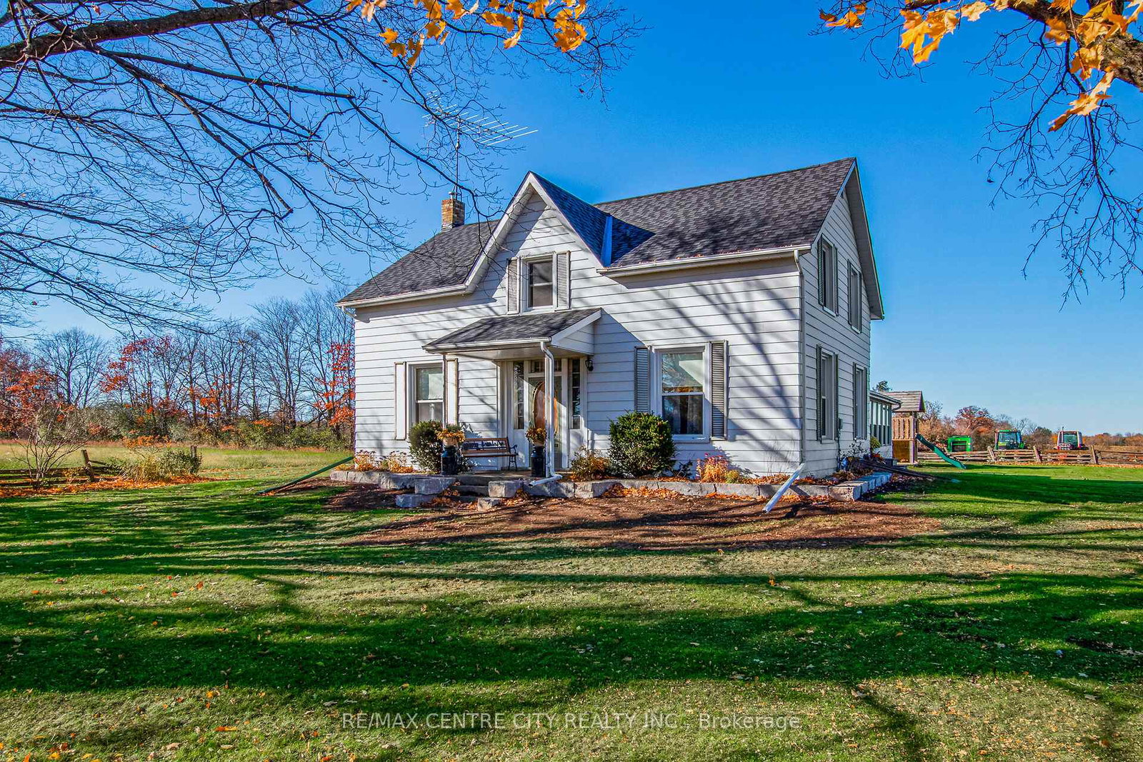 1048-fifth-line-selwyn-ontario-x12484306