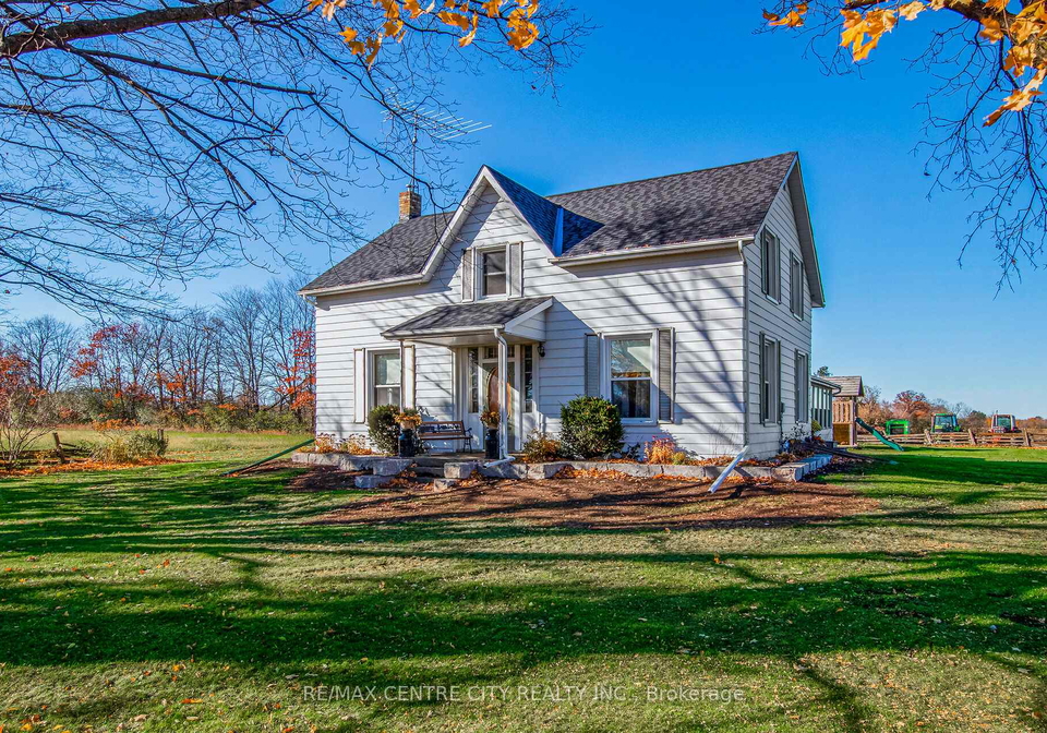 1048-fifth-line-selwyn-ontario-x12484306