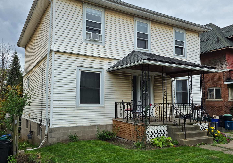 192-queenston-street-st-catharines-ontario-x12484378