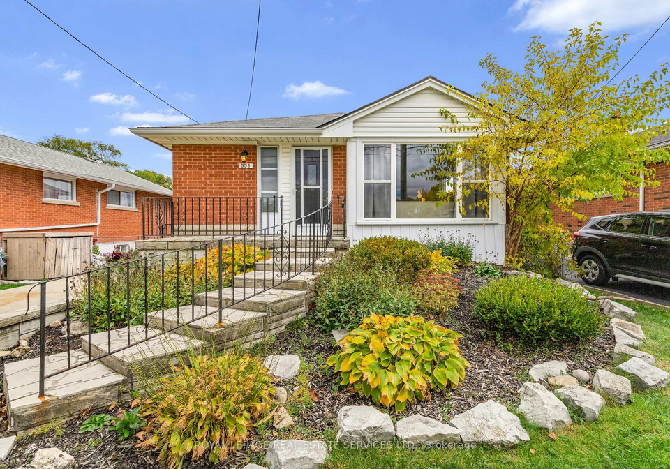 559-east-27th-street-hamilton-ontario-x12484844