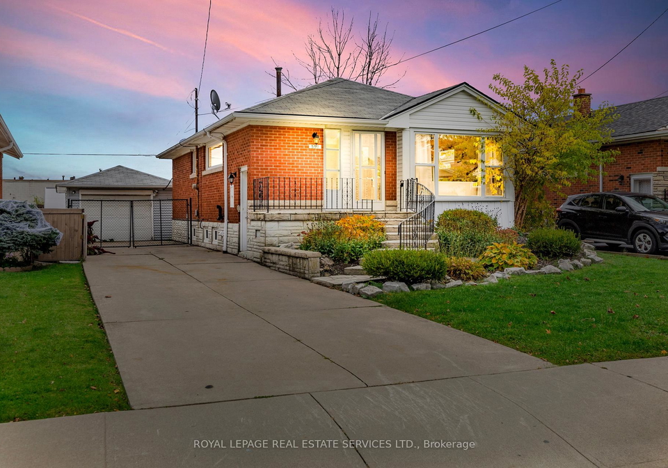 559-east-27th-street-hamilton-ontario-x12484844