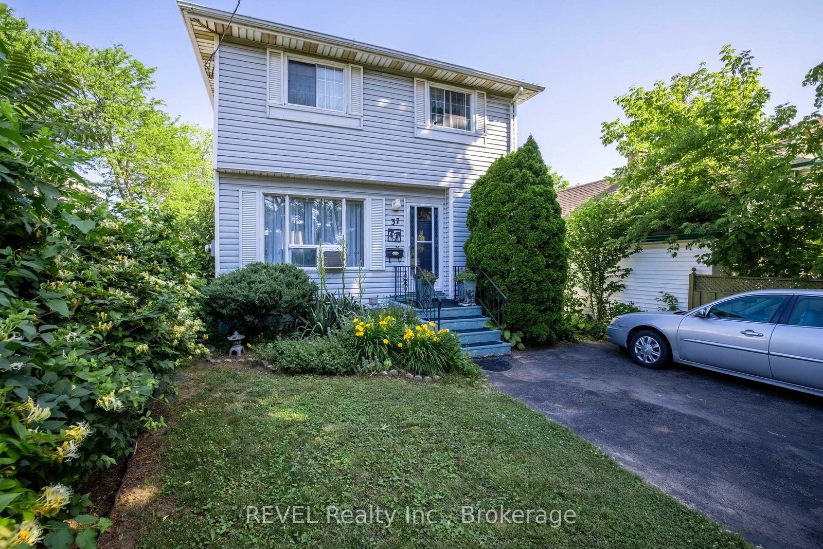 37-manchester-avenue-st-catharines-ontario-x12485114