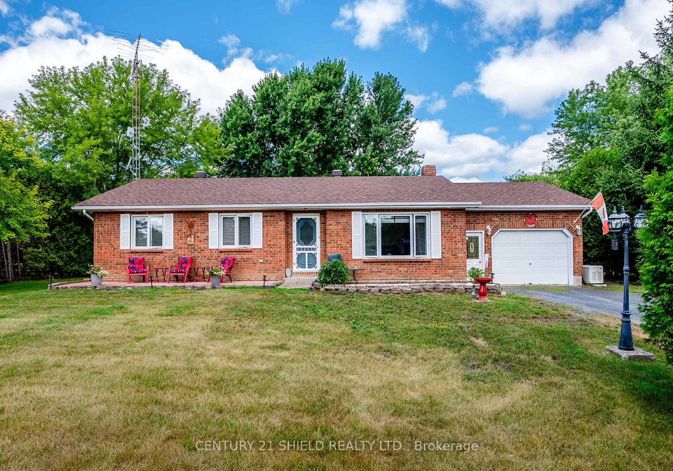 14215-county-road-2-highway-south-stormont-ontario-x12485263