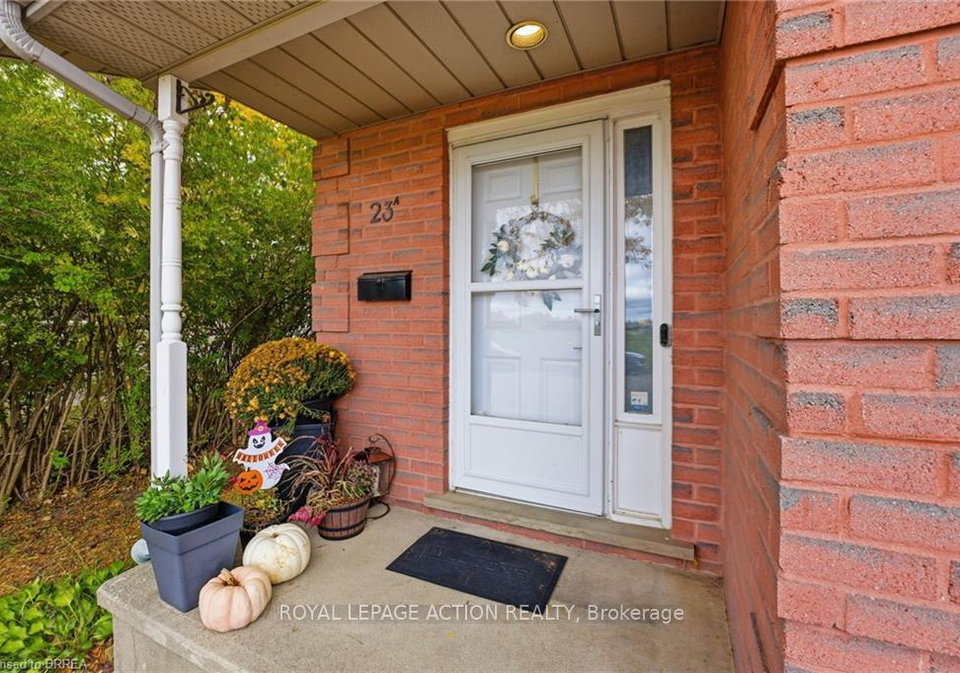 23a-oak-avenue-brant-ontario-x12485487