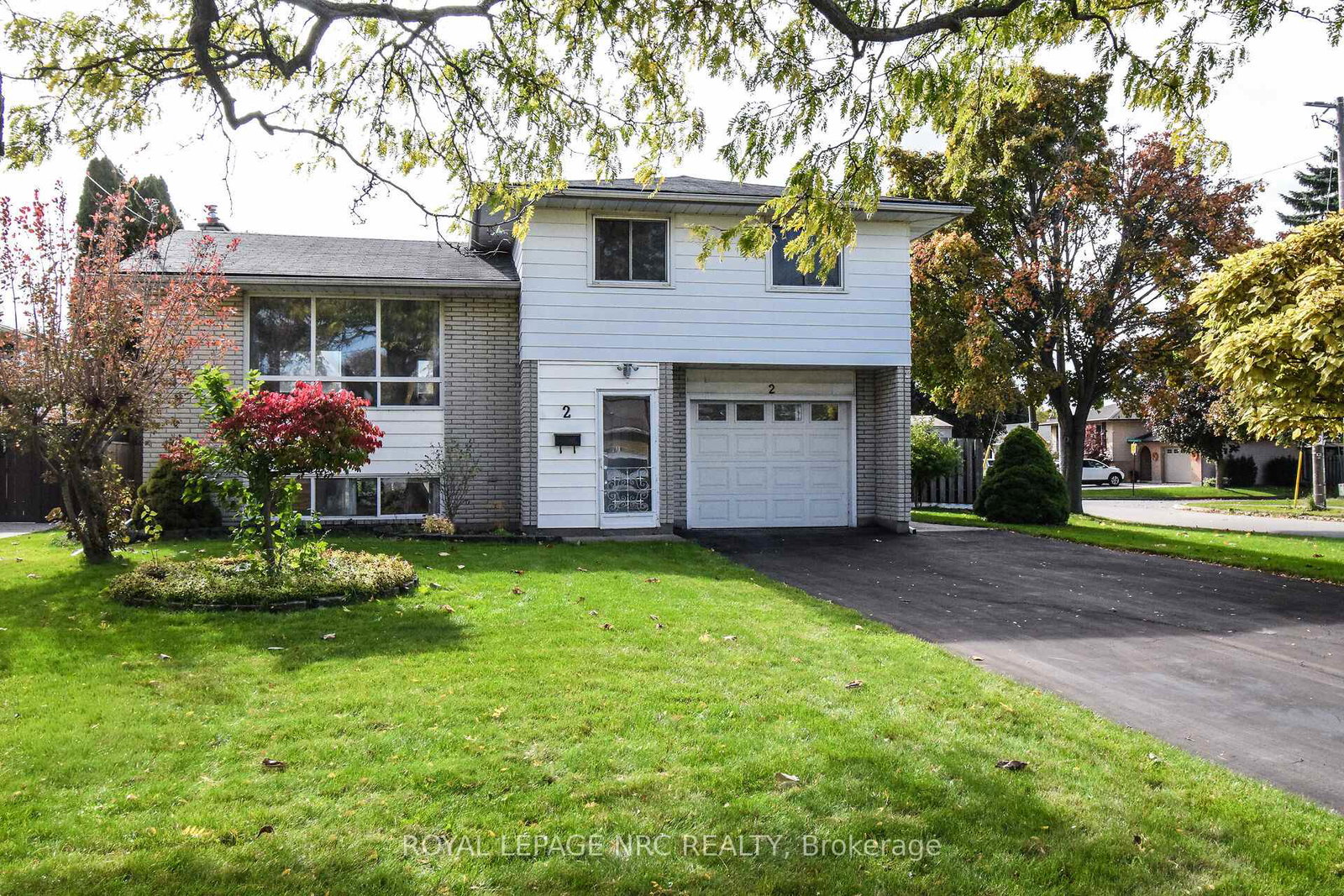 2-ashley-circle-st-catharines-ontario-x12485554