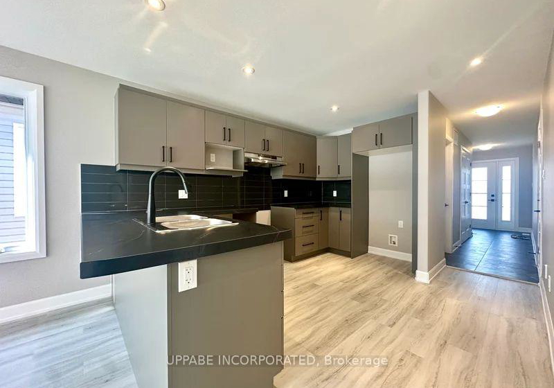 1232-monblanc-crescent-russell-ontario-x12485593